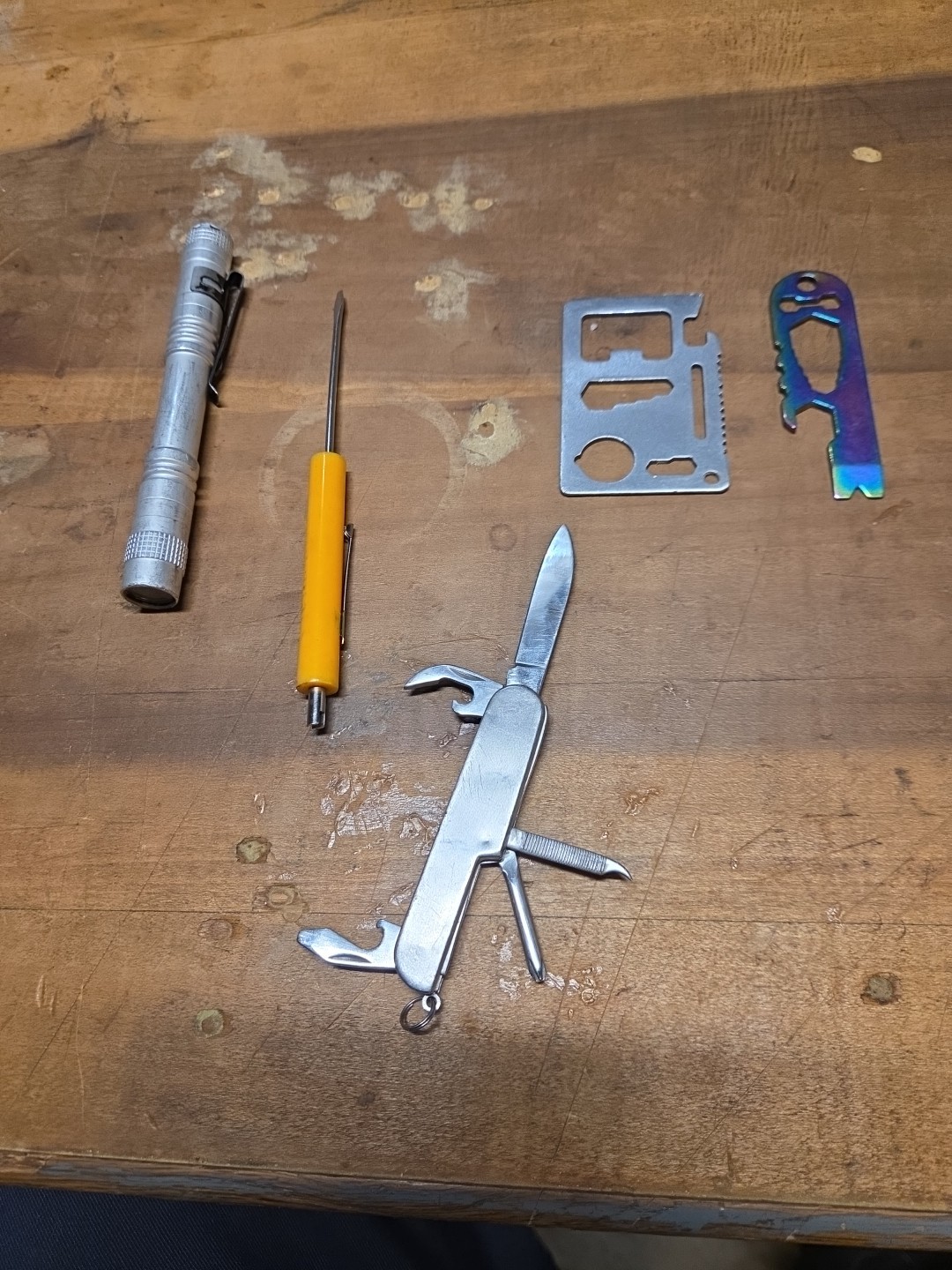 5 Piece Lot EDC Pack Flashlight/Multi-Tools/Screw Driver