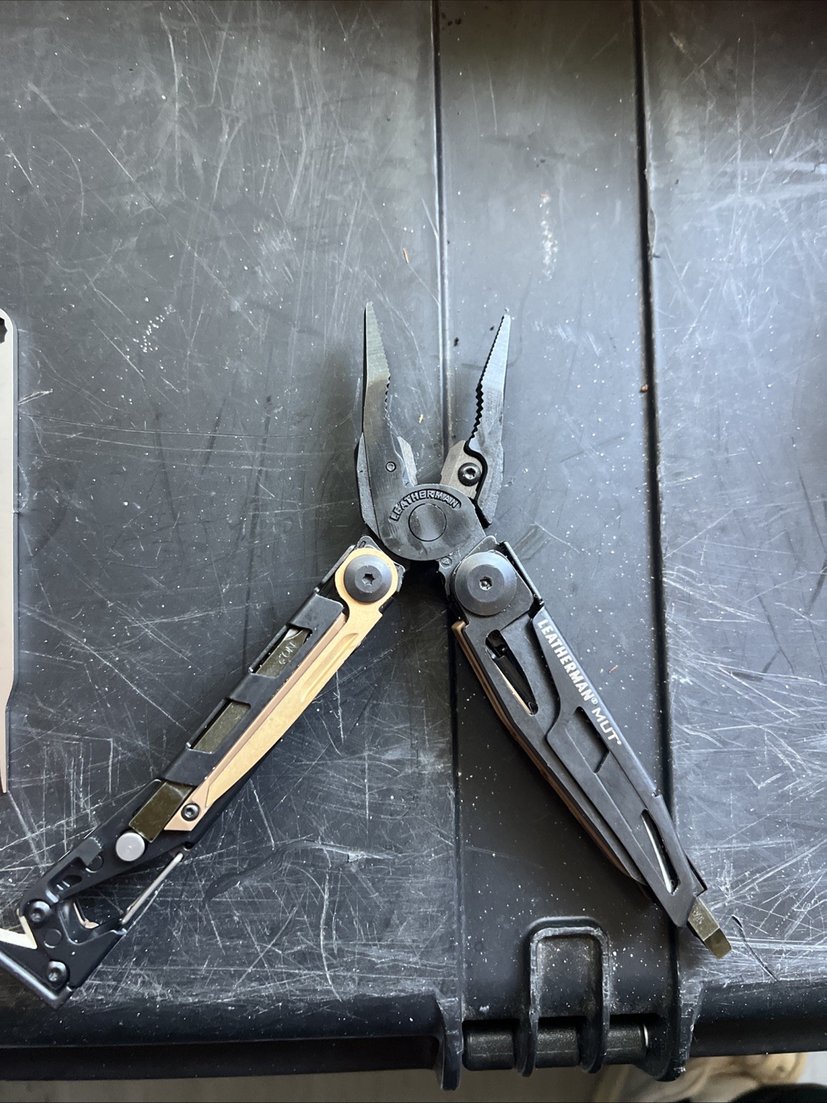 Leatherman MUT Tactical Multi Tool with Brown Molle Sheath – Black (850222)