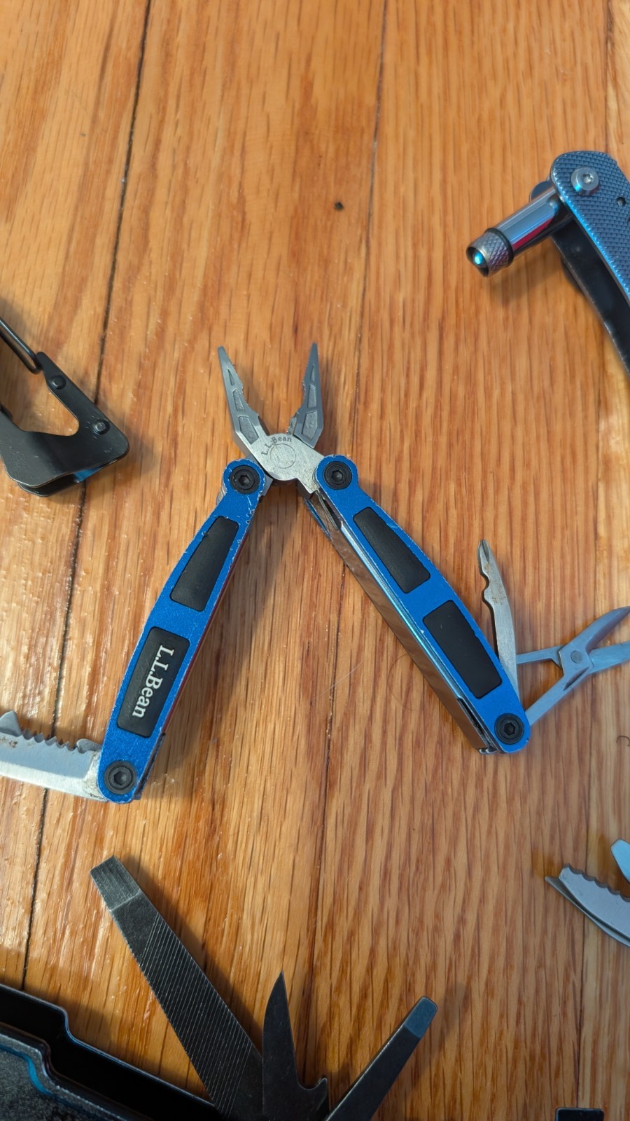 Lot of 6 Multi Tools – L.L.Bean Columbia Hyper Tough ArmorAll – Mini EDC Pliers