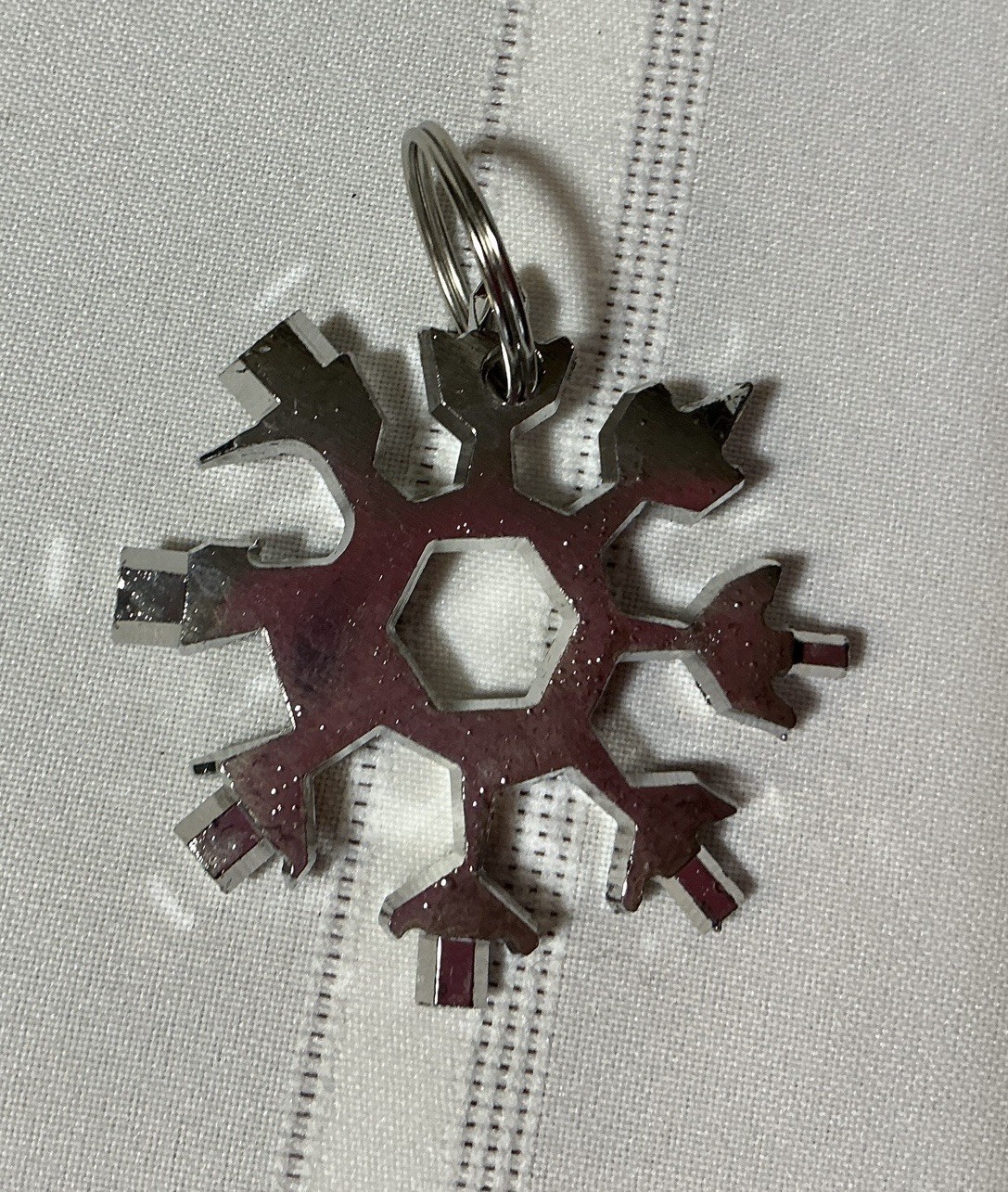 18-in-1 Snowflake Multi-Function Tool ~ 1 each – Black, Silver, Gold