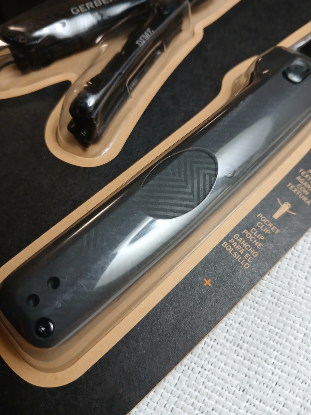 Gerber Dime Multi-Tool 12 Tools Ozark Trail Folding Knife Black Stainless Steel