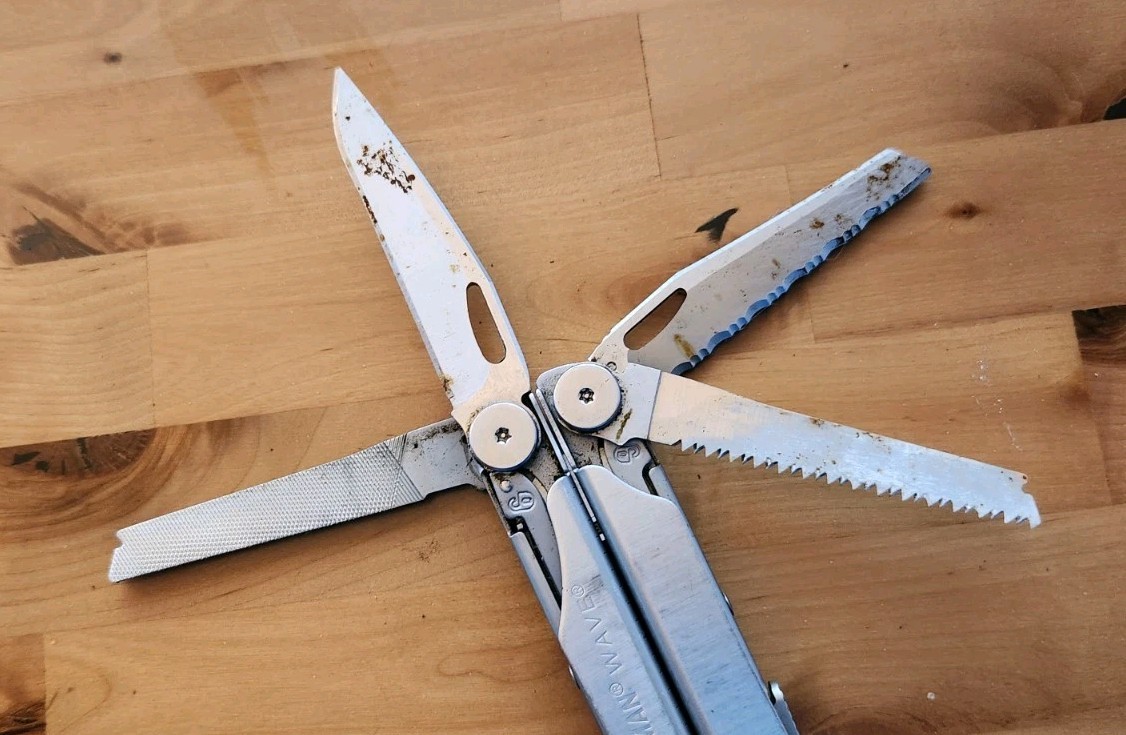 Leatherman Wave Multi-Tool Pliers Pocket Knife w/ Sheath – Great Condition – B88
