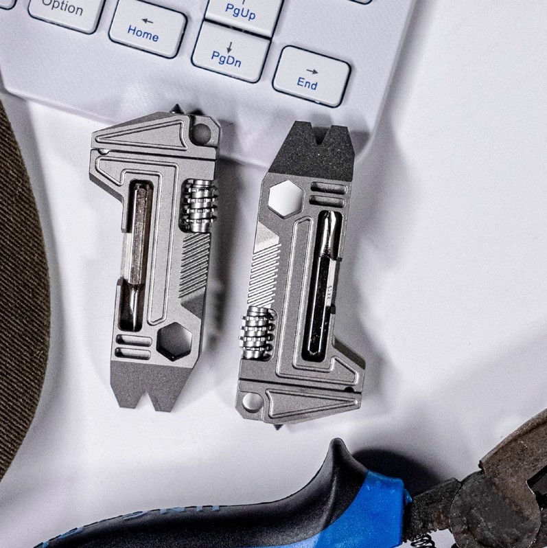 EDC Titanium Multi-Tools Adjustable Wrench Pocket w/ Bit Holder Keychain Gadget