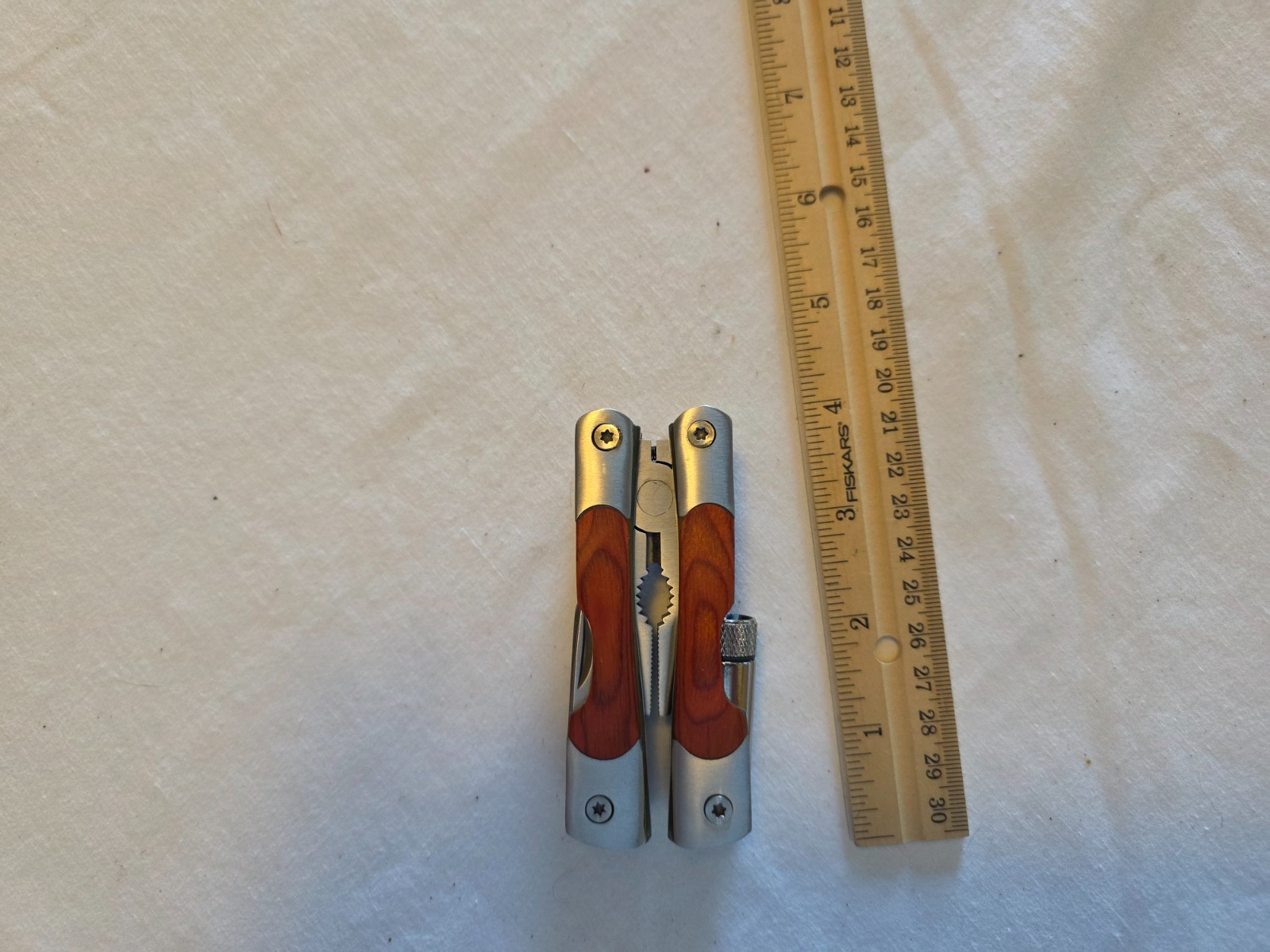 MT2601-027 – Wooden Multi-Tool w/ Flashlight Free Shipping Used