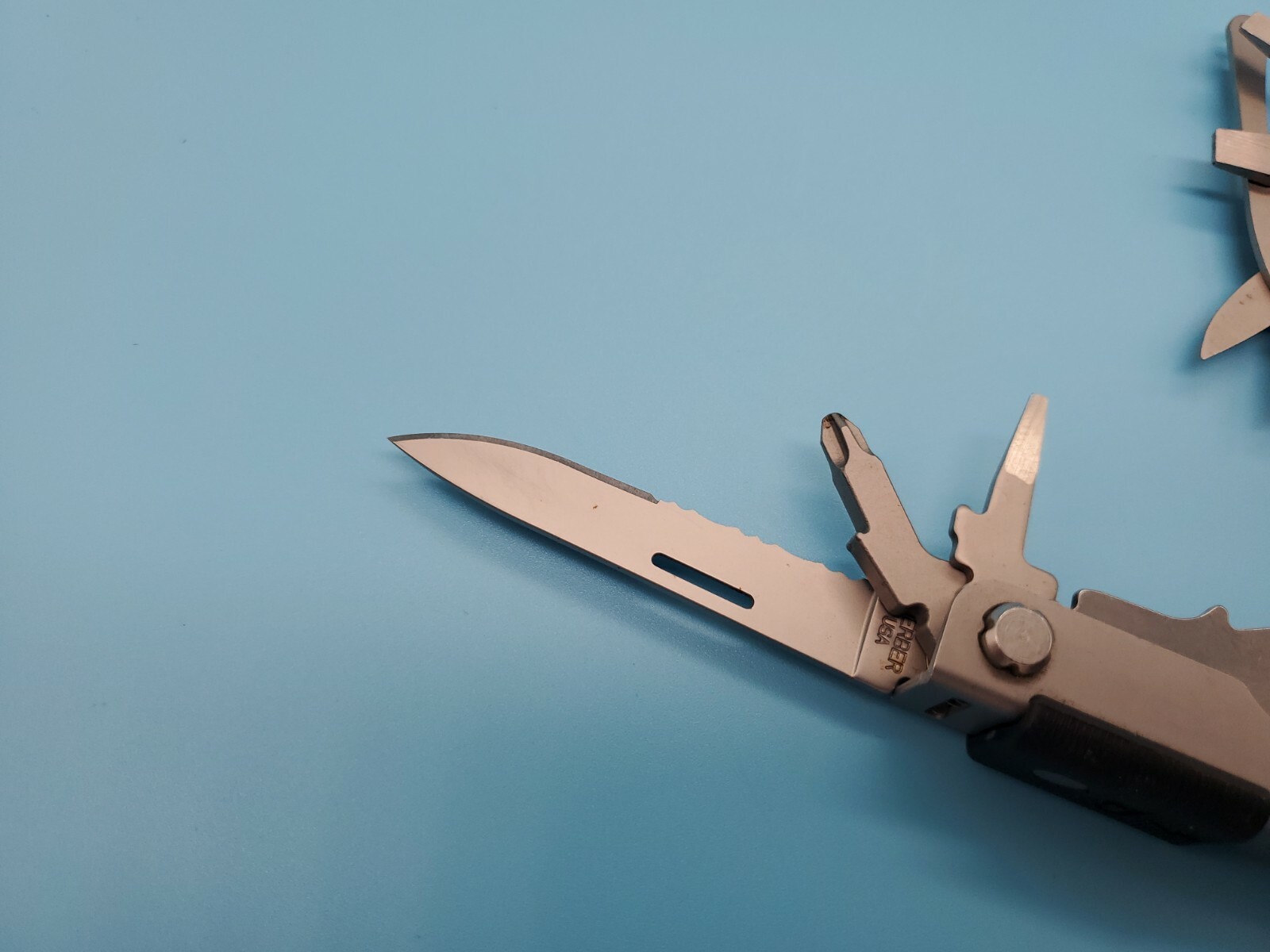 Gerber MP400 Multi-Tool Multi-Plier Compact Sport with Cork Screw Knife – RARE
