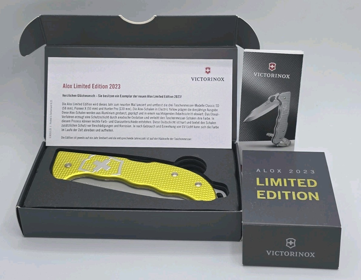 Victorinox – Hunter Pro Alox Limited Edition 2023 Electric Yellow – 0.9415.L23