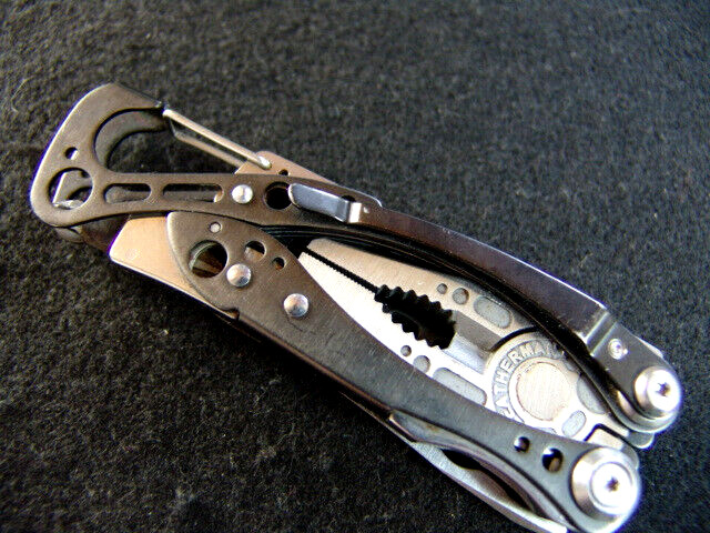 LEATHERMAN SKELETOOL CX-CARBON FIBER TRIM-EXCELLENT CONDITION-NEAR MINT