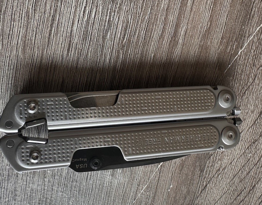 Leatherman FREE P2 Multitool with Arc Magnacut Blade And More