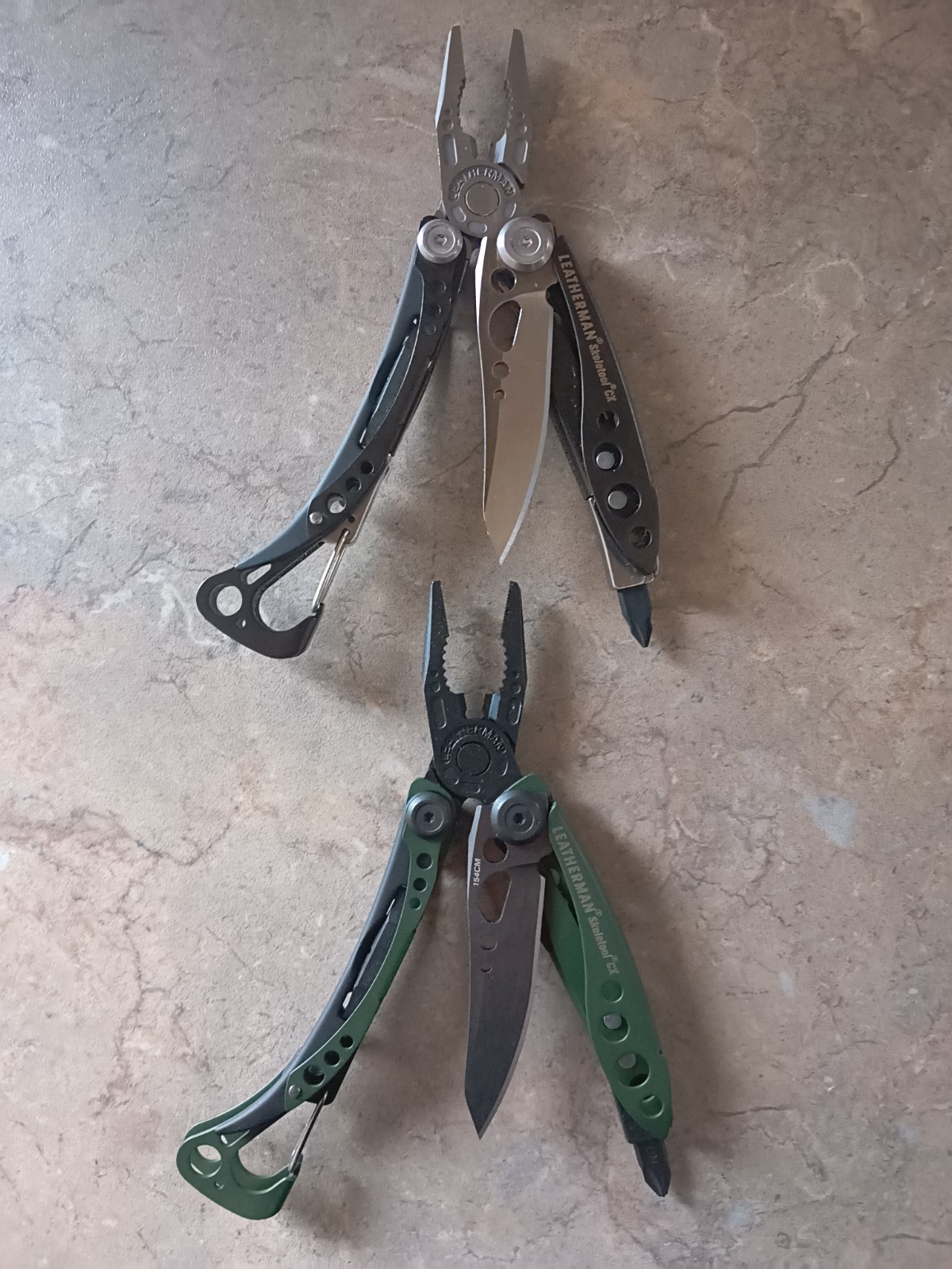 Leatherman Skeletool CX Plain Edge Knife 154CM Lot Od Green/Black Stainless
