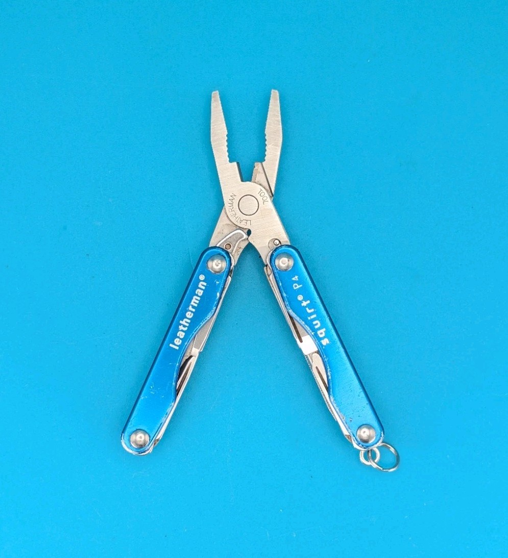 Leatherman Squirt P4 Multi-Tool, Key Ring, Retired, BLUE!