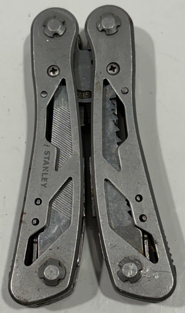 Stanley 12 in 1 Multi Tool Pliers Knife Stainless Folding Exc. Condition