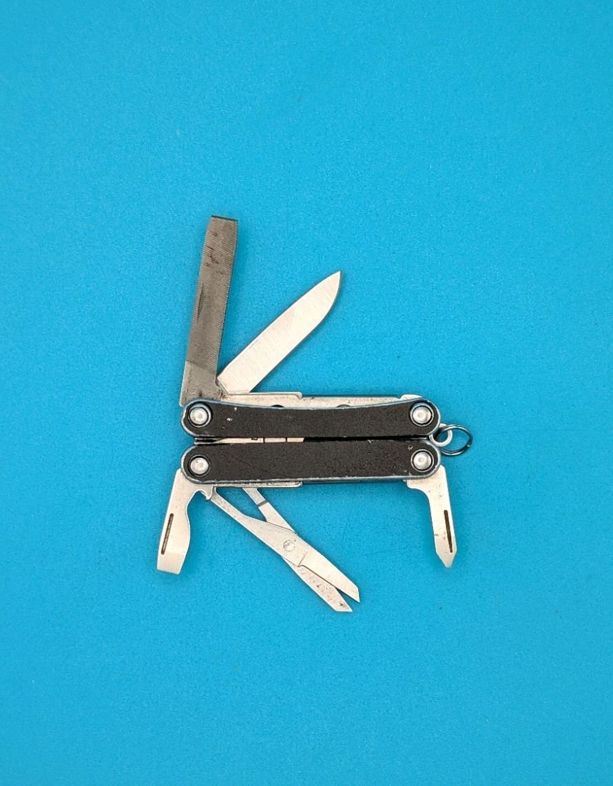 Leatherman SQUIRT PS4 Multi-Tool With Pliers Scissors Knife BLACK!