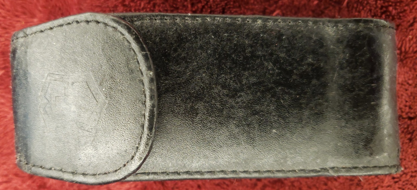 Victorinox 33256 Swiss Army Knife Clip Pouch, Large Black Leather VN4109923