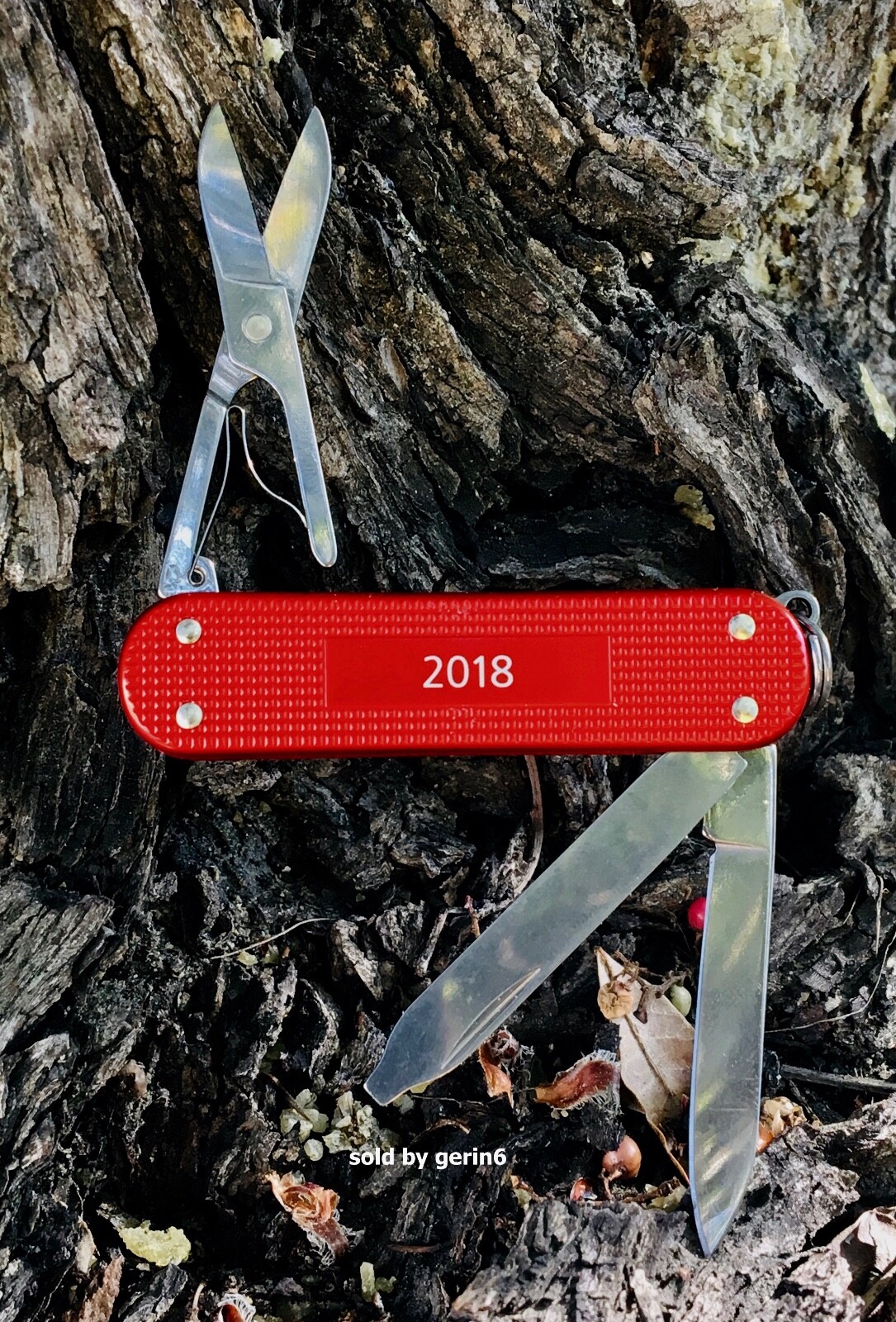 Swiss Army Knife, L.E. Berry Red Classic Alox Victorinox 0.6221.L18 New In Box