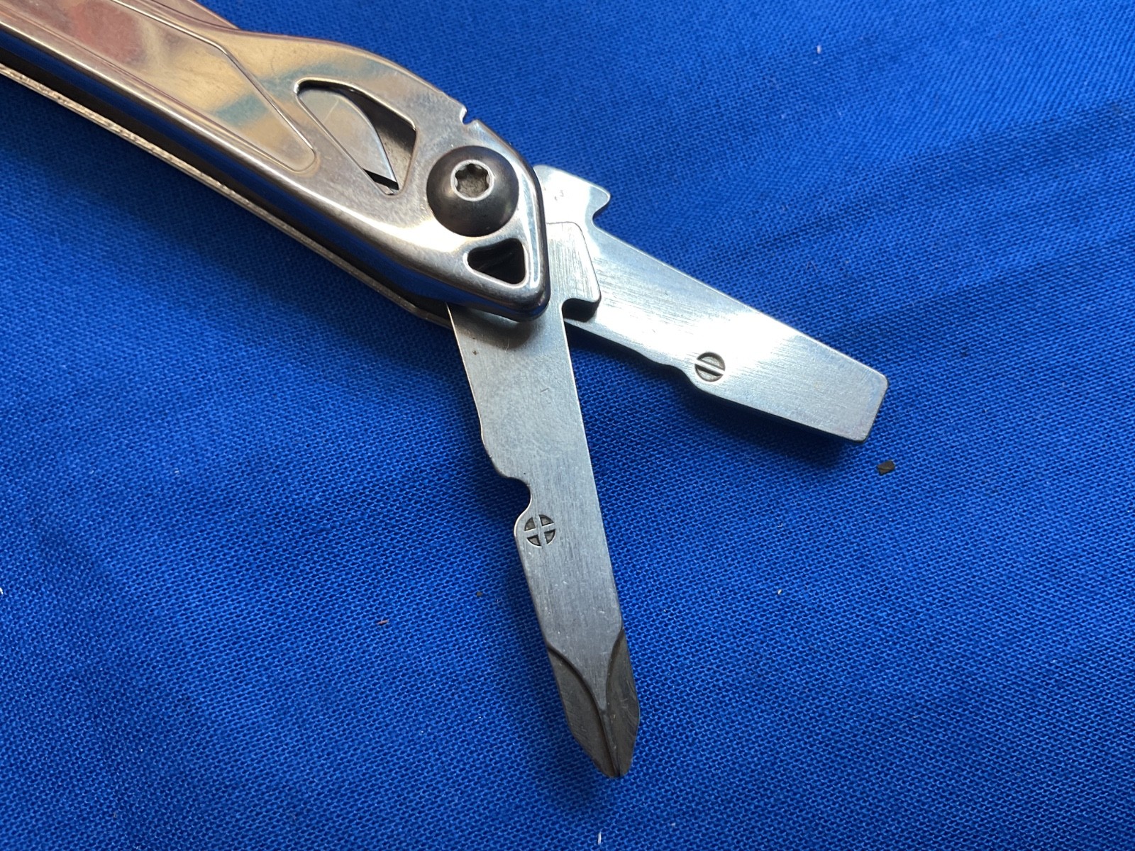Leatherman Wingman Multi Tool Knife Pliers Camping Hunting Hiking 2021 Date Code