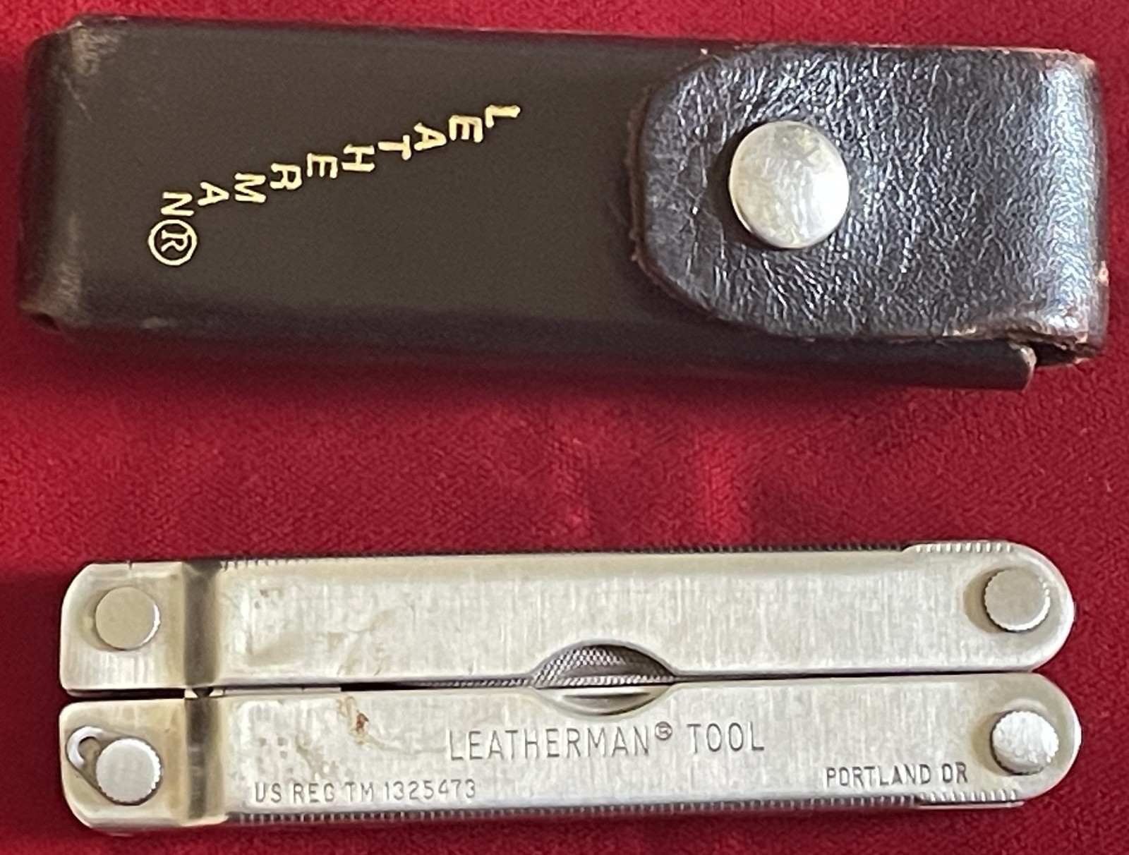 The Original Leatherman Multi Tool with sheath – #1325473 – Classic Collectable!