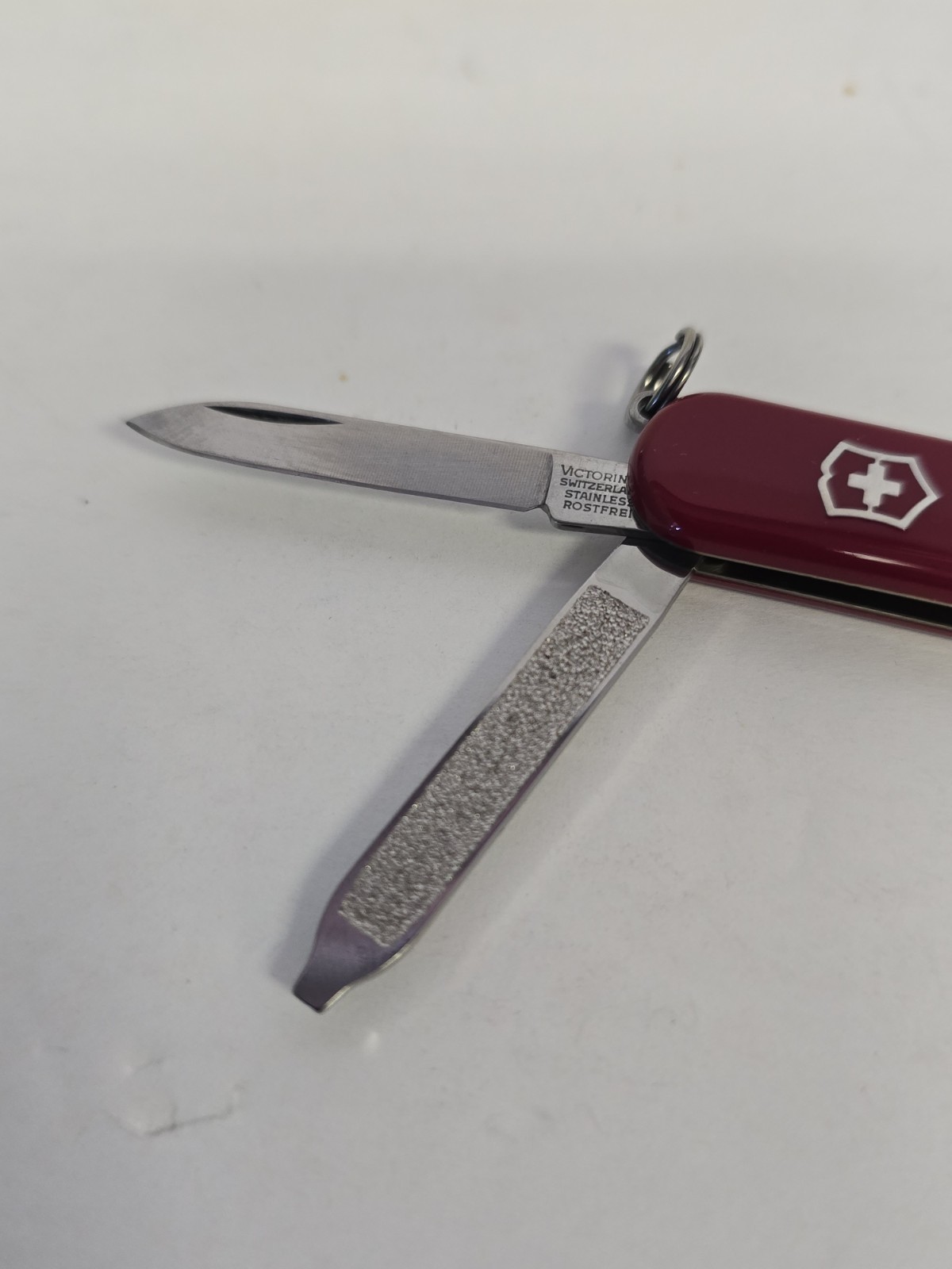 Victorinox Swiss Army Equipped Classic Knife