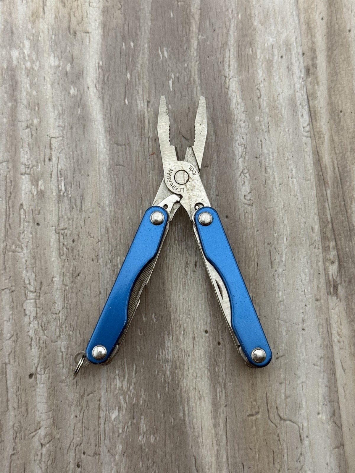 Leatherman Squirt P4 Multi-Tool, Key Ring, Retired, Blue