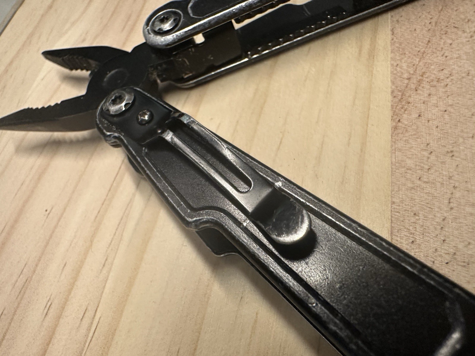 Hyper Tough 10-in-1 Multi-tool Letterman Style Locking