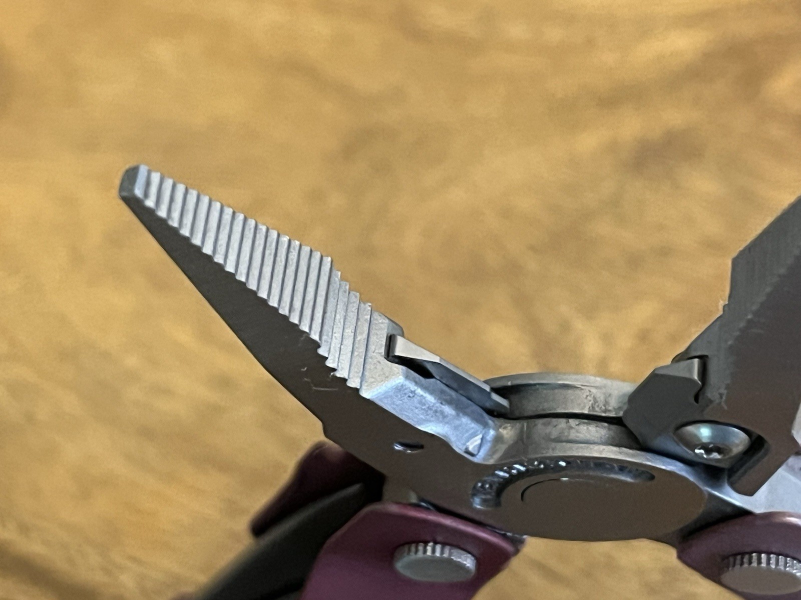 Leatherman Rebar Heathered Cranberry Multi-Tool (17-in-1) SUPER NICE!!! w/Sheath