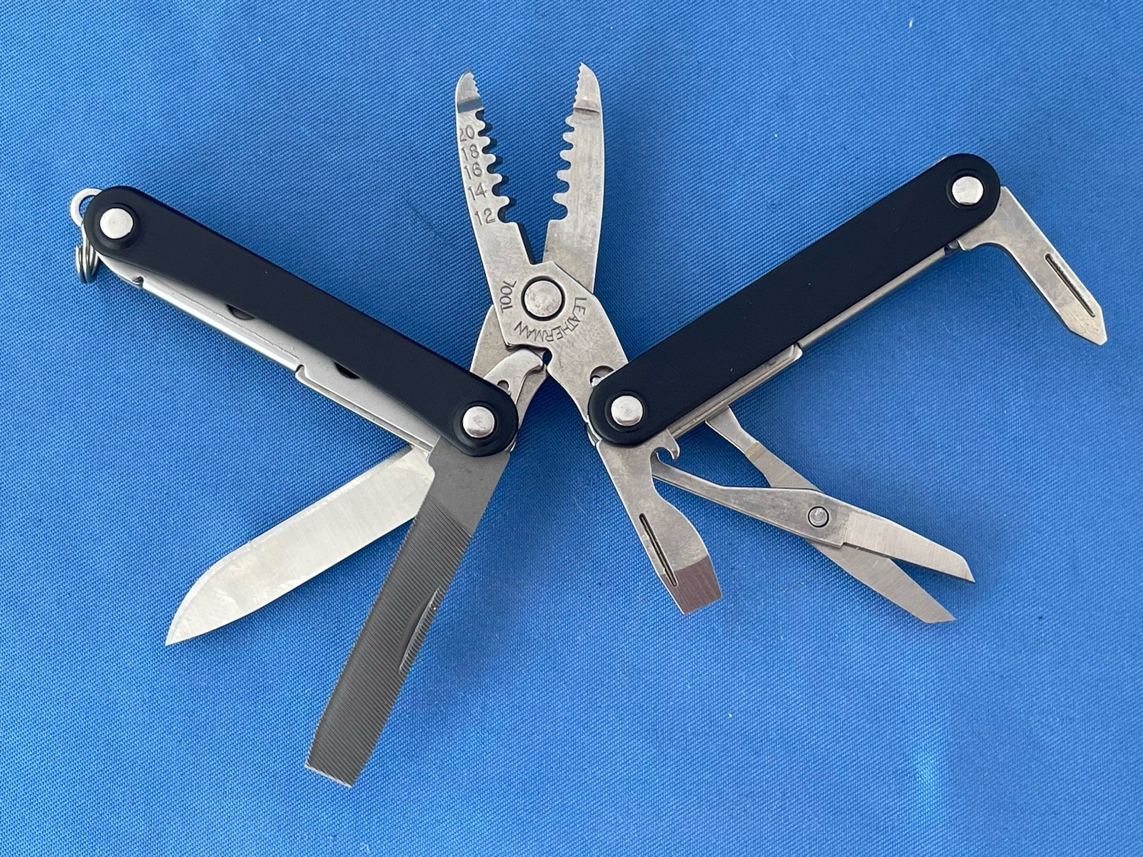 Leatherman Squirt ES4 Multi Tool Knife Wire Stripper New In The Box Black