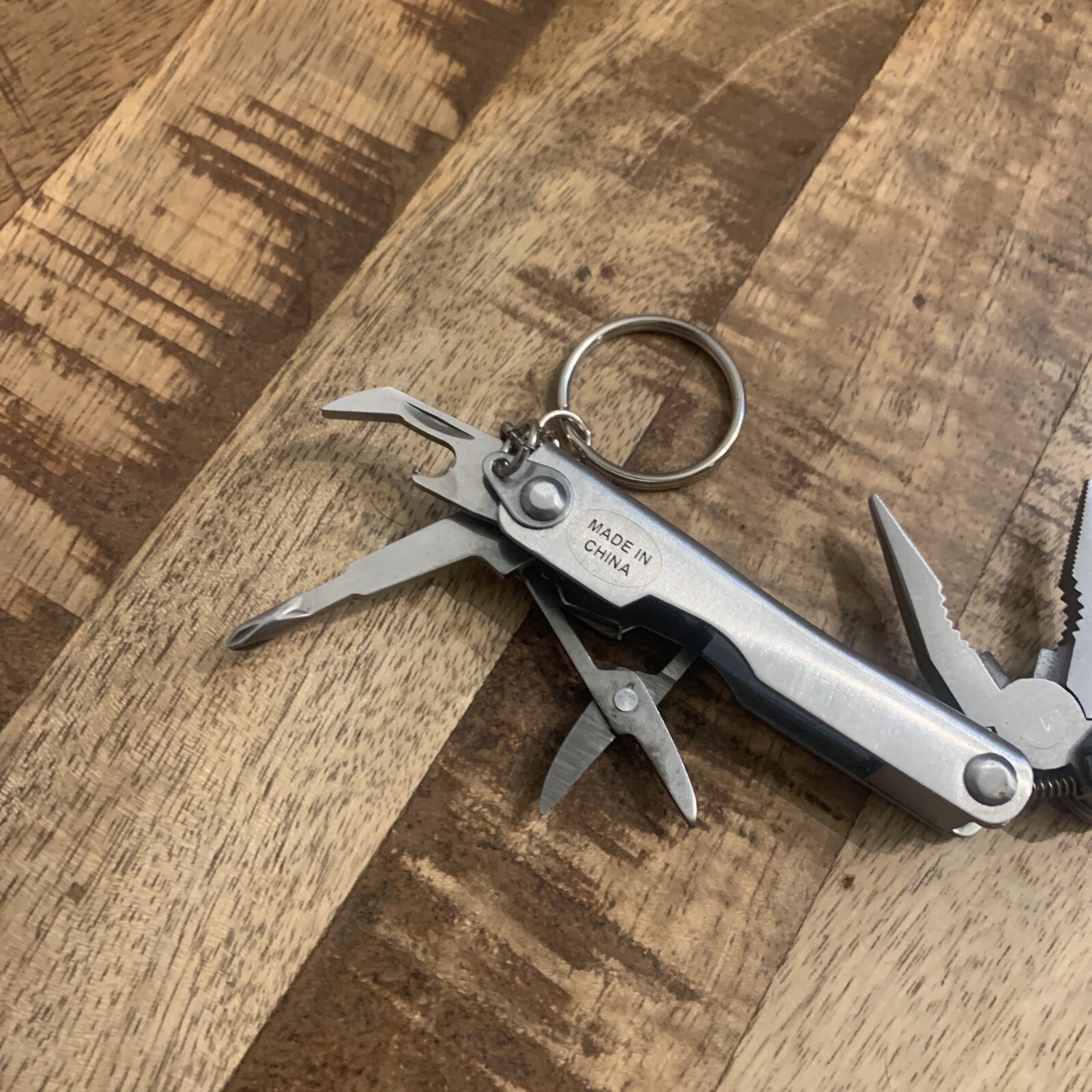 New Carabiner Keychain And Mini Multi Tool W/Sheath ￼