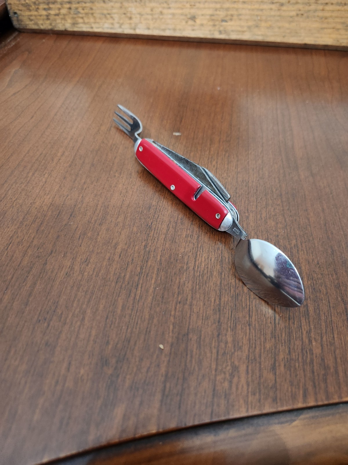Campbell’s Chunky Soup Foldable 4-Tool Multi-Tool 2.5in Blade Red/Silver