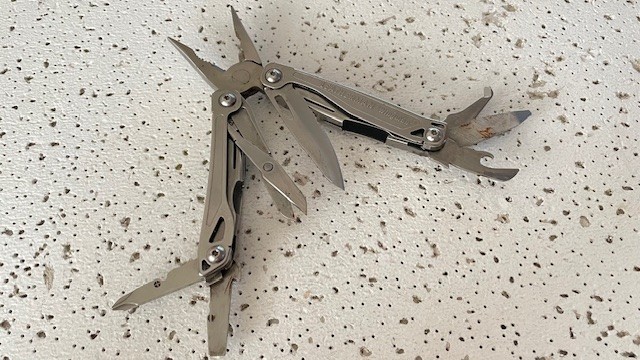 Leatherman Wingman Silver Stainless Steel Multi Tool Linerlock Combo Blade Knife