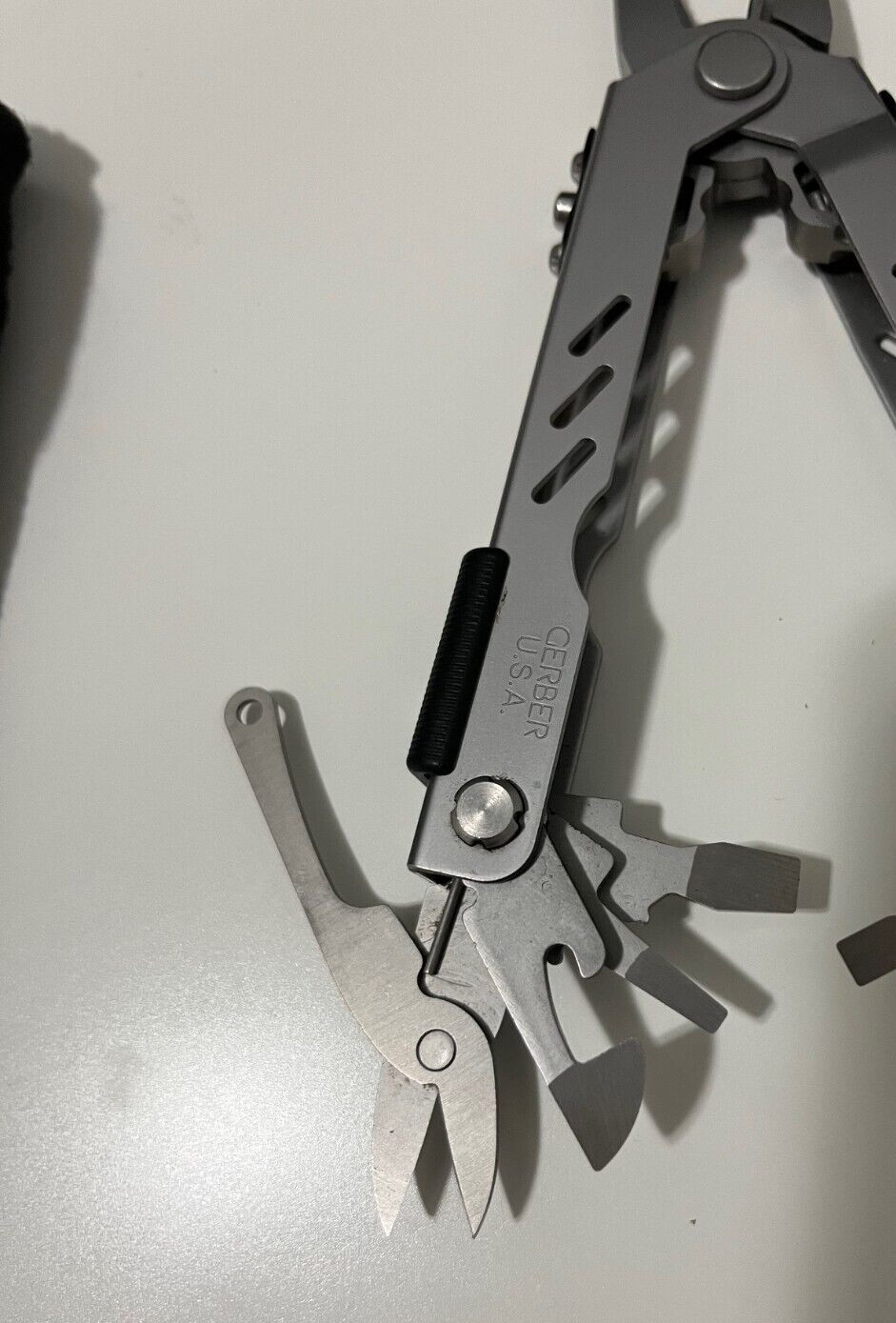 GERBER MULTI-TOOL MULTI-PLIER WITH NYLON SHEATH FISKARS SIMONDS USA