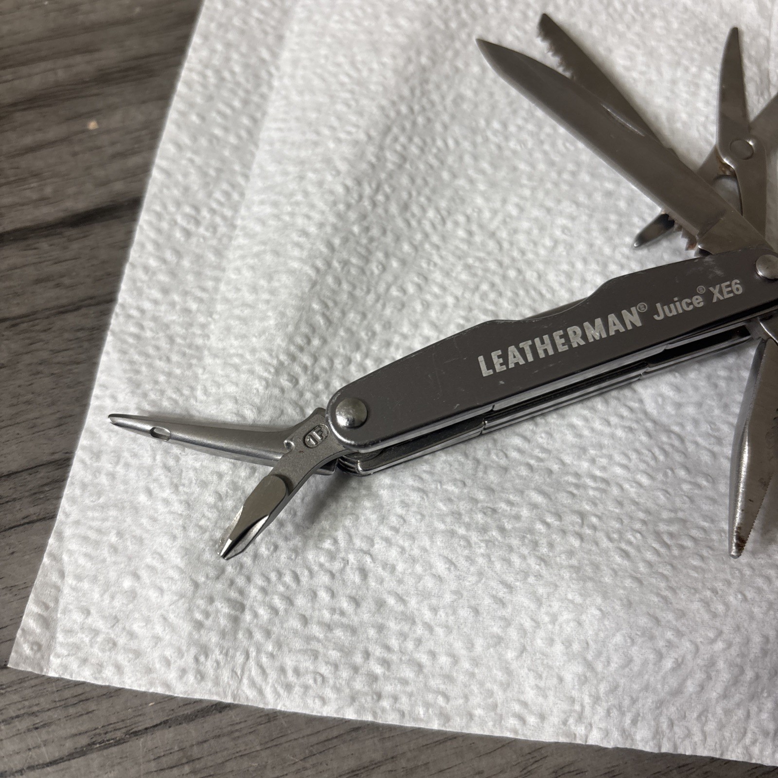 Leatherman Juice Xe6 Multi-Tool 18 Tools Gray