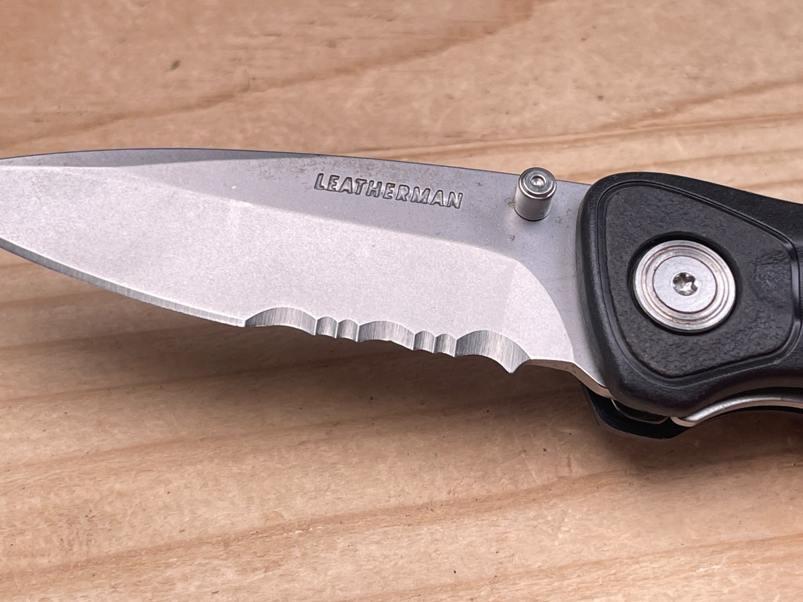 Leatherman E301 Satin Combo Edge w/Bottle Opener Clip Folding Pocket Knife