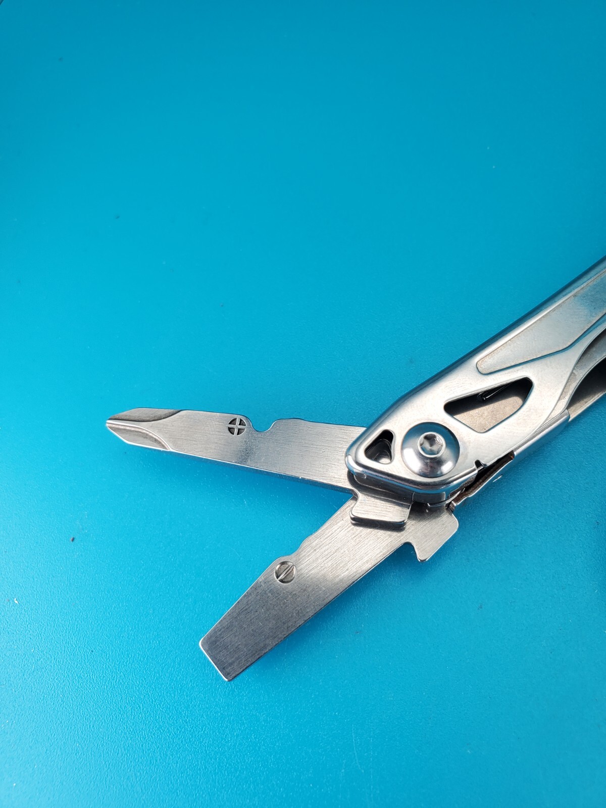 LEATHERMAN WINGMAN MULTI-TOOL! WITH SHEATH! FREE SHIPPING!