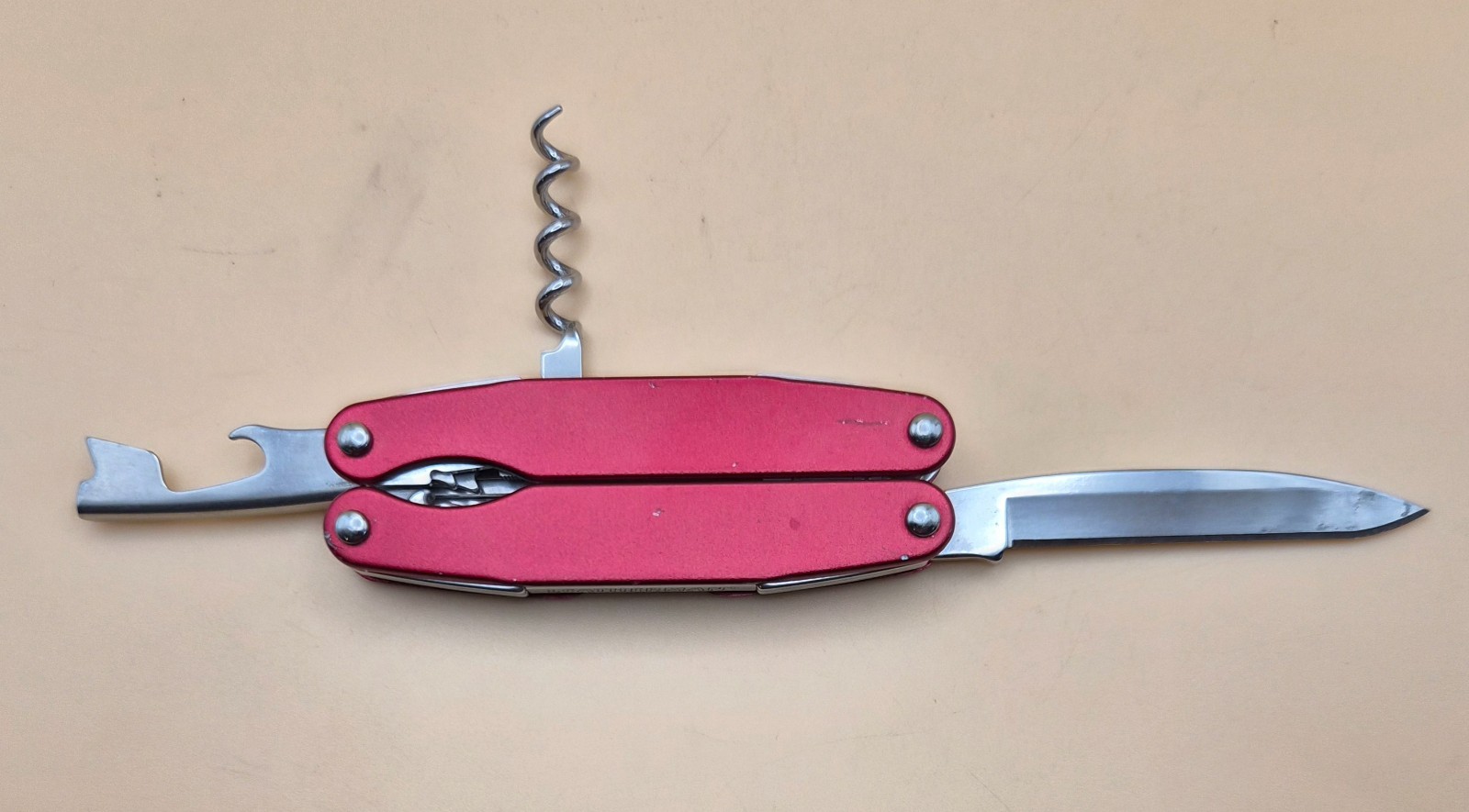 Leatherman Juice C2 Red Multi-Tool (Retired) – Good Condition (003)