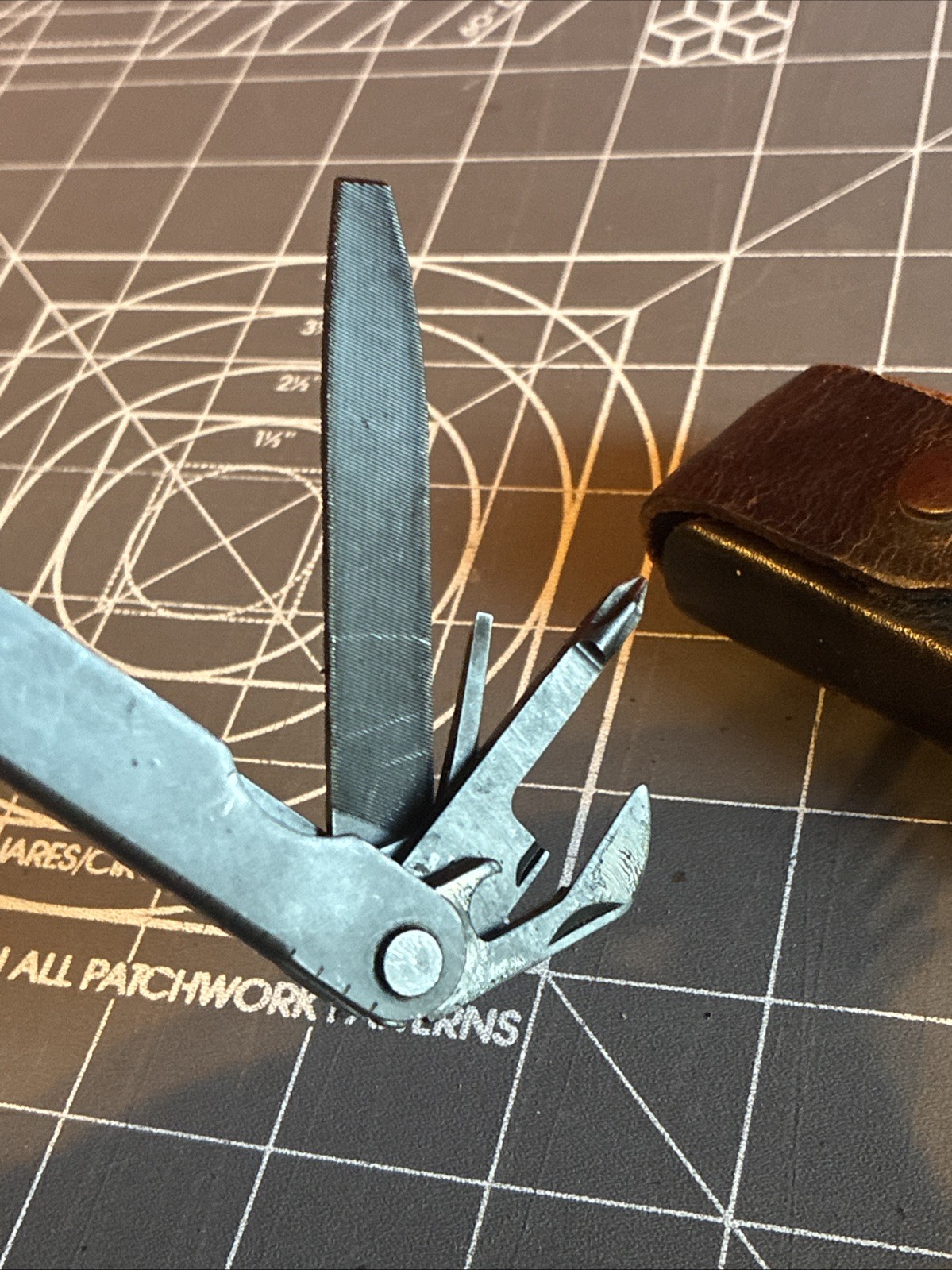 Vintage Leatherman Multi Tool TM 1325473 Made in USA w/ Original Leather Case