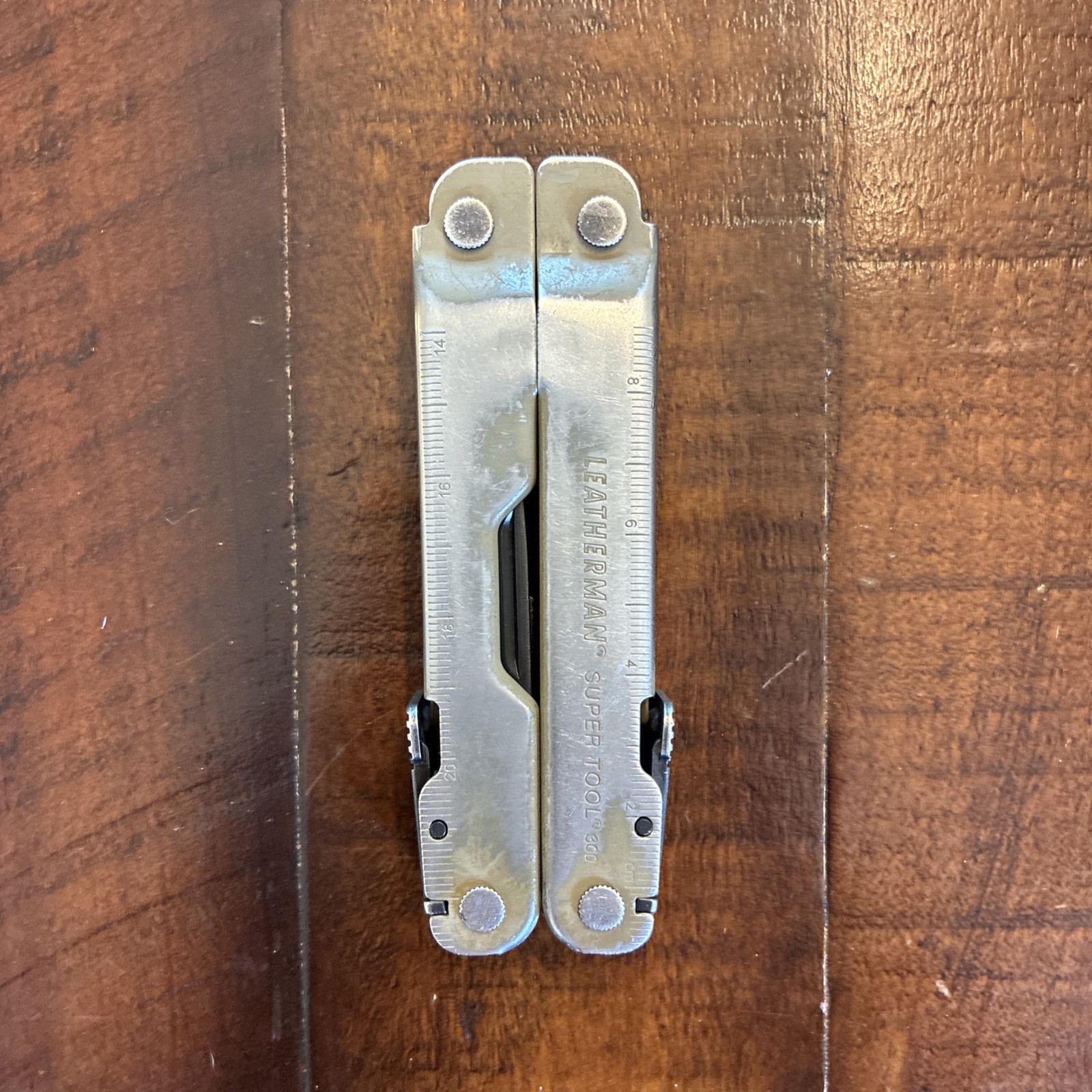 Leatherman Super Tool 300 Multitool Desert Tan / Oxide – Very Good