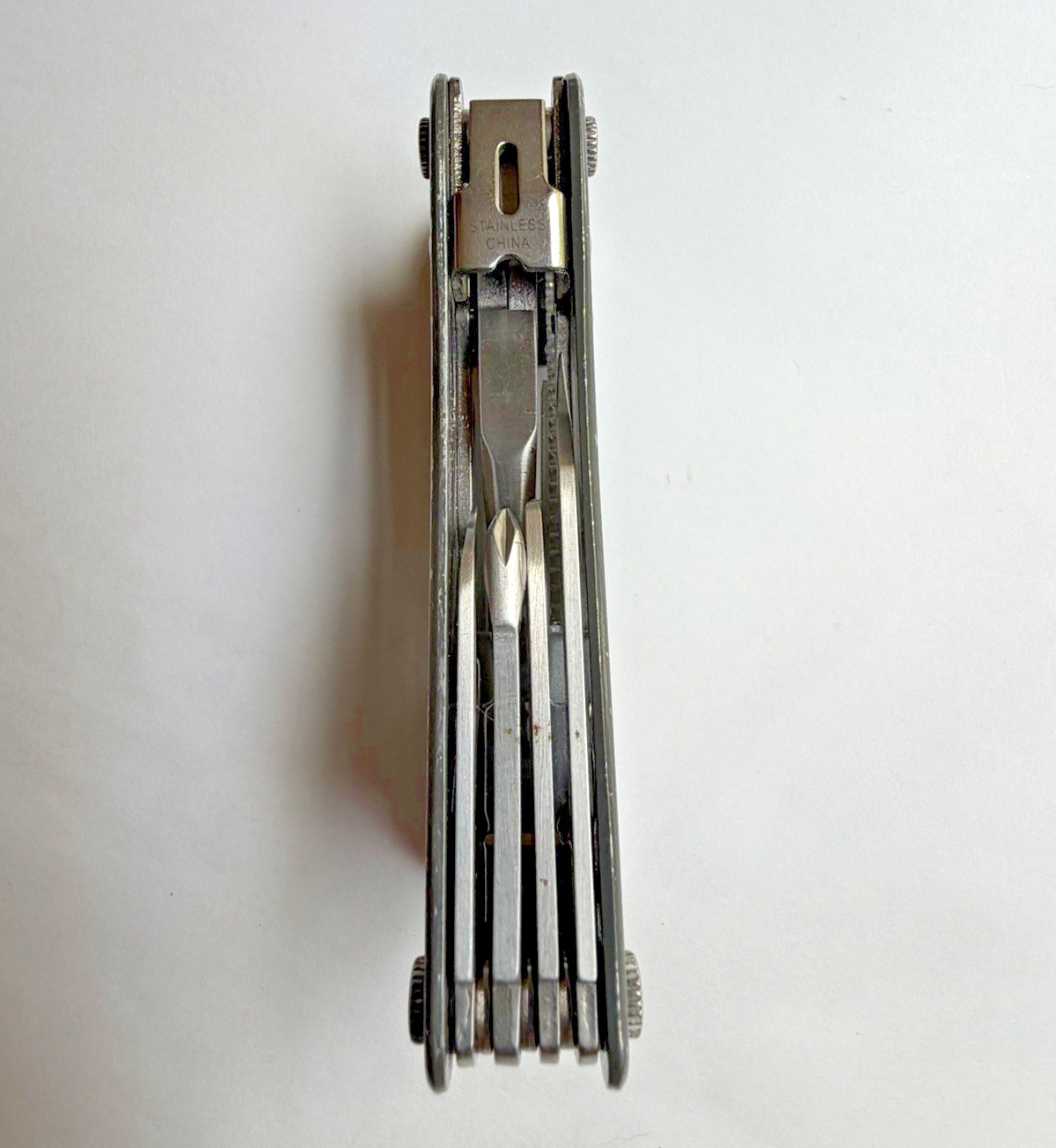 PACIFIC TRAIL Multi-Tool Pocket Knife 14-in-1 Camping Hiking Outdoors Non-Slip