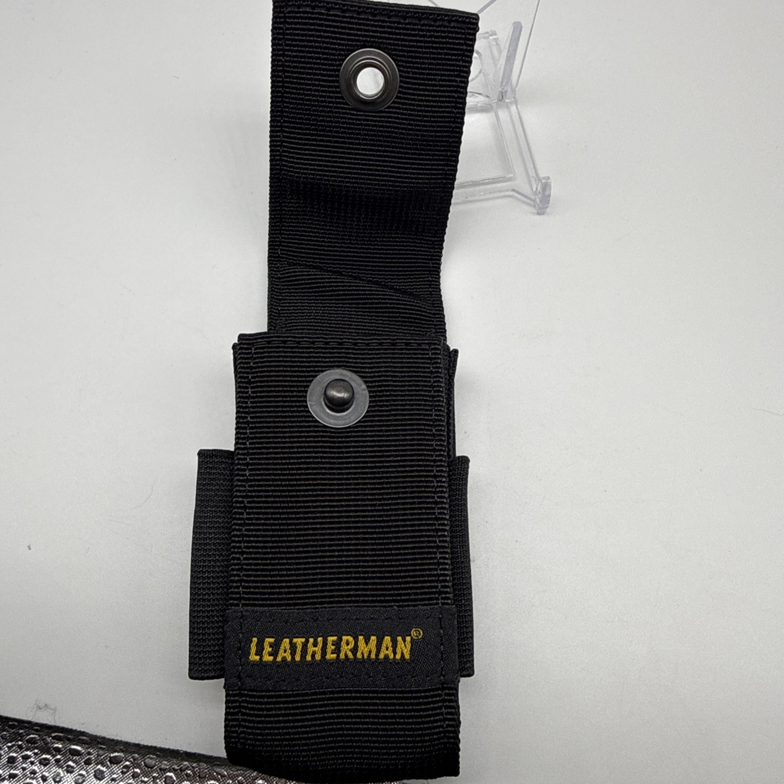 Leatherman 4 inch Nylon Sheath with Pockets, Medium – Black