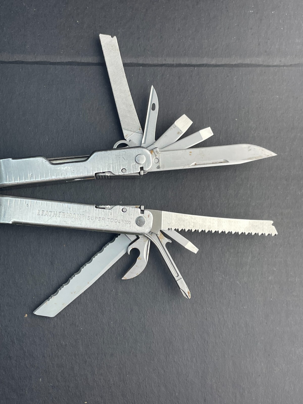 Leatherman Super Tool 300 Multi-Tool Supertool Pocket Knife Pliers File Saw