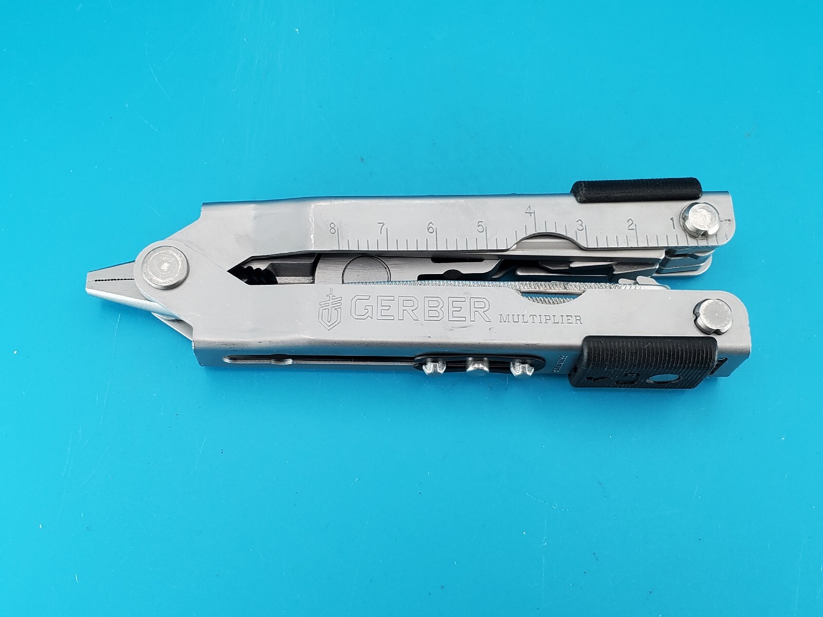 Gerber MP600 Silver Multi-Tool Needle Nose Pliers!