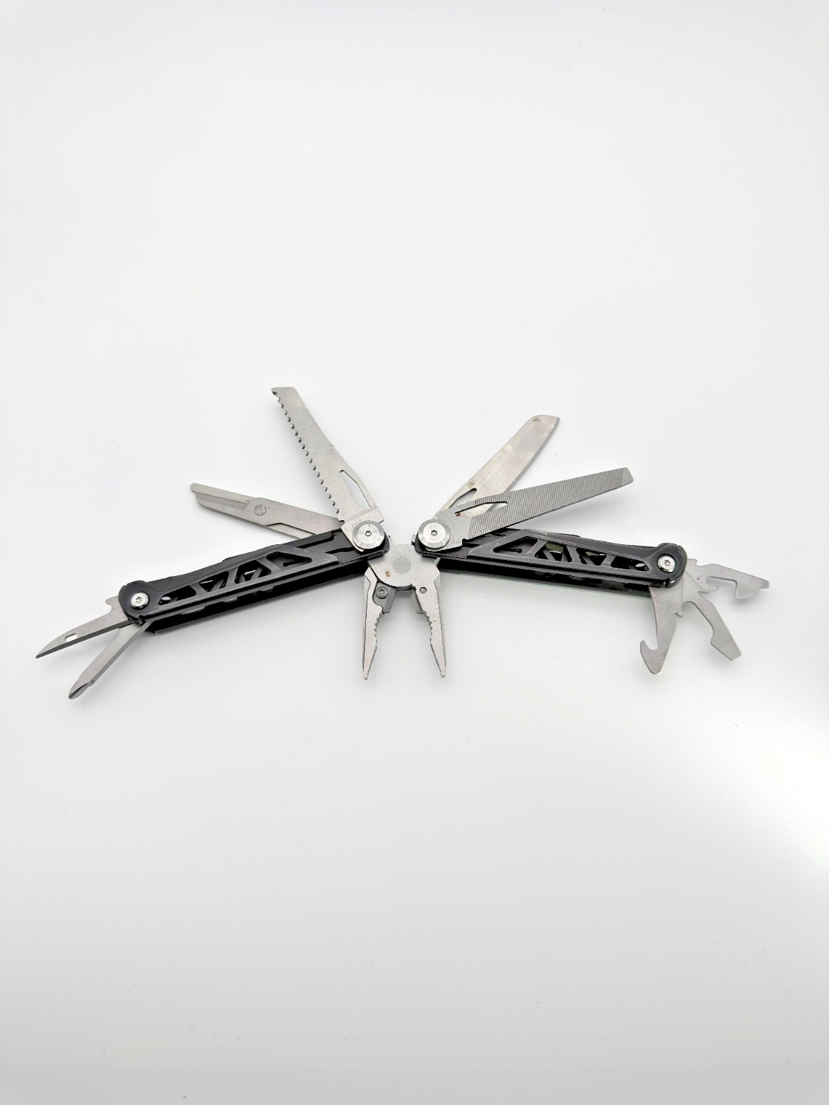 TECH Multi Tool Pliers Knife Saw File Screwdrivers Bottle Opener EDC