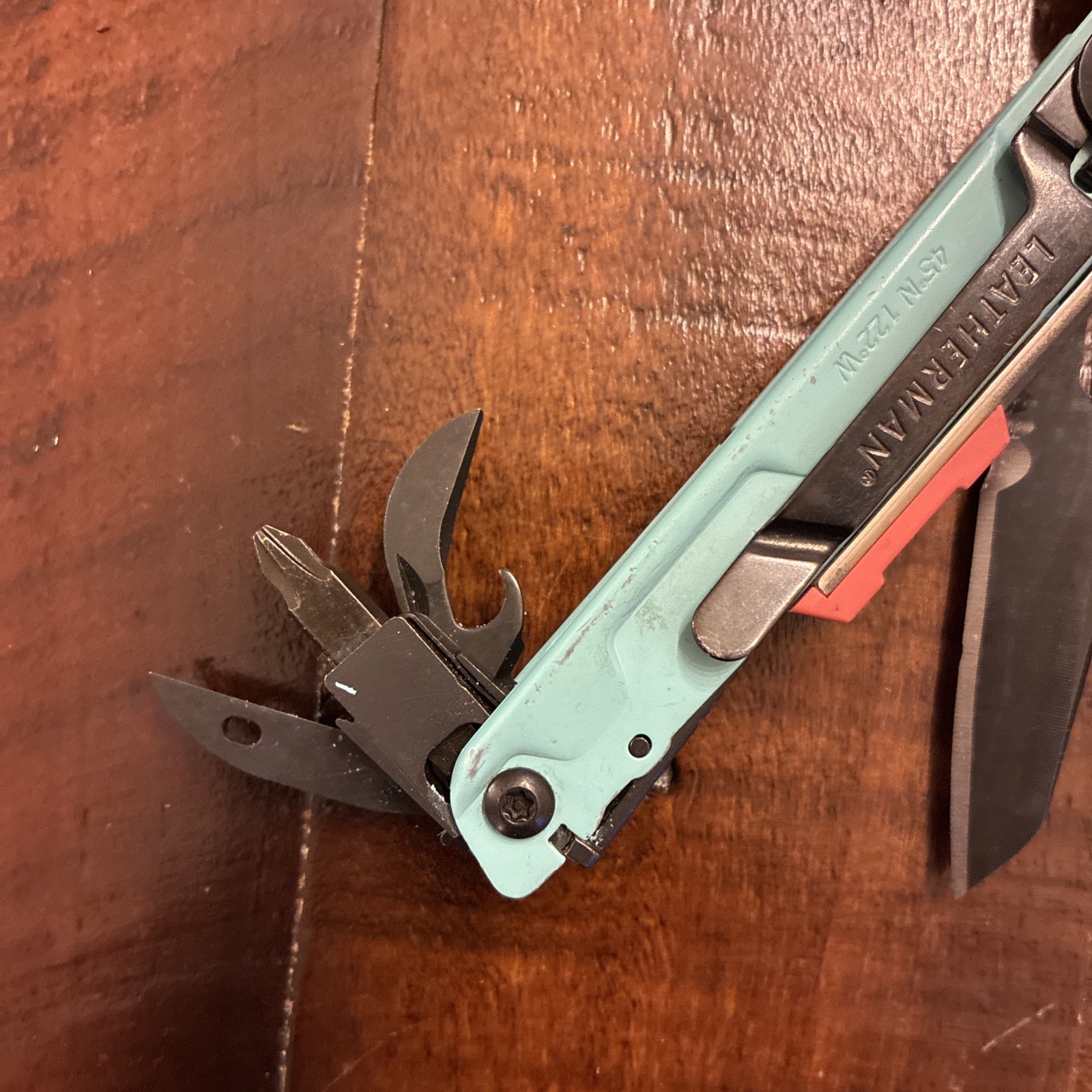 Leatherman Signal Multi-Tool Aqua – Excellent