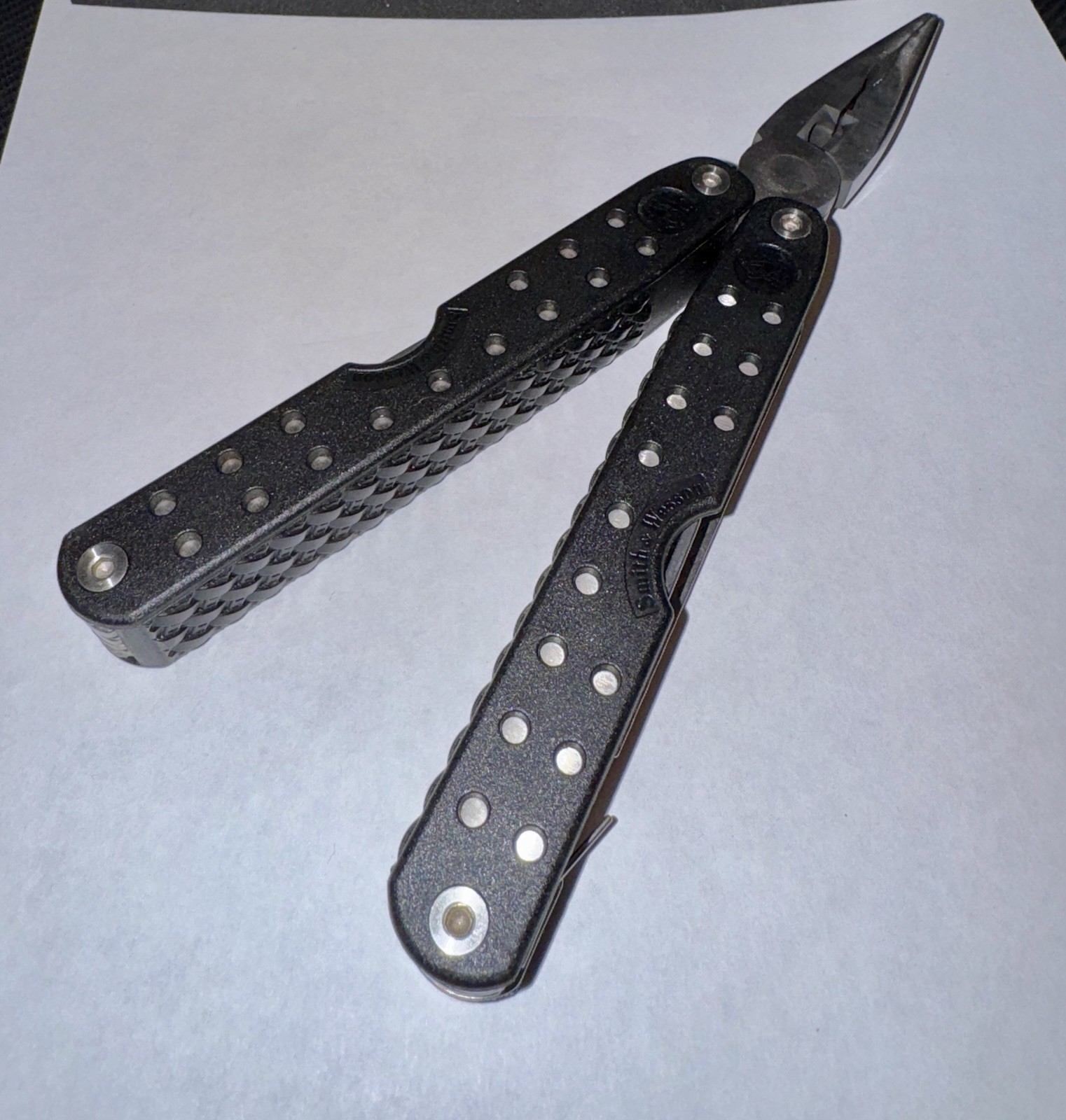 VINTAGE SMITH &WESSON 44 MAG TOOL ~ 11 FUNCTION MULTI-TOOL BLACK ~ 1ST EDITION