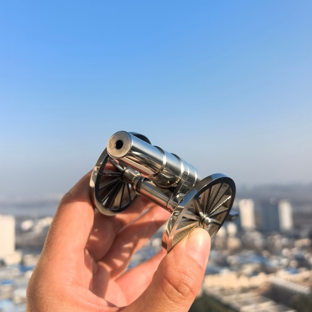 Stainless steel Handicrafts Retro European artillery Model EDC Toy