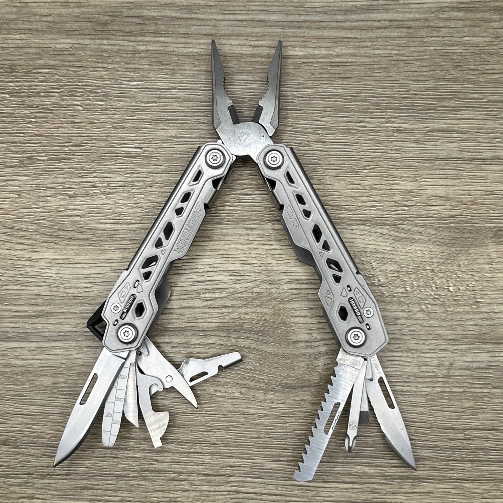 Gerber Truss Multi-Tool Pliers Knife Folding EDC FAST SHIPPING!