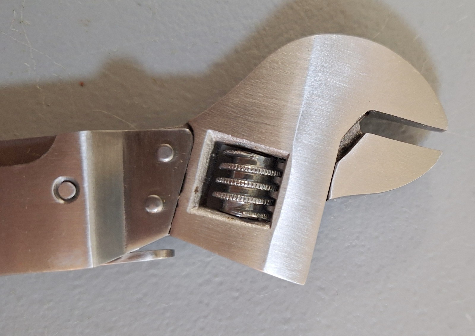 Barlow Multi-Tool: Knife, Crescent, Pliers, Screwdrivers, Saw, File, Wire Cutter