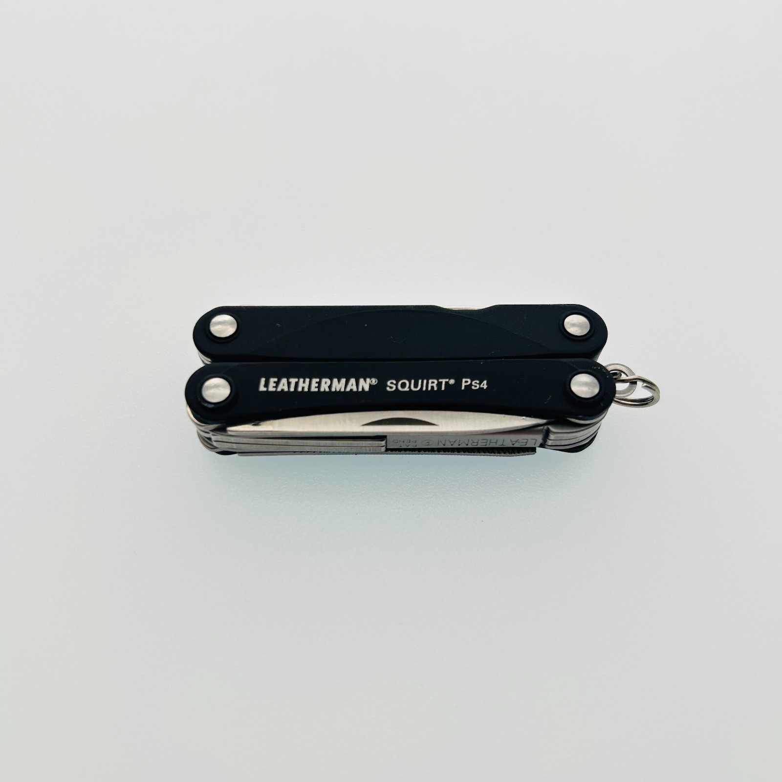 Leatherman Squirt PS4 BLACK – 8-in-1 Keychain Multi-Tool Discontinued (CODE23)
