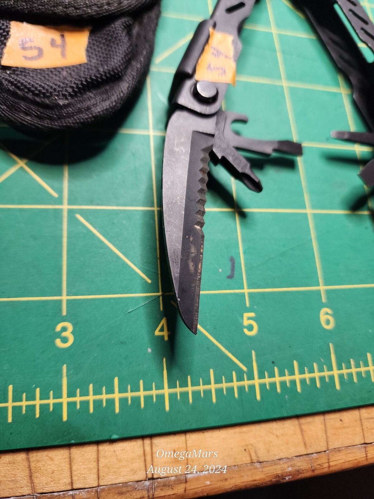 Gerber MP400 Compact Sport S4 Multi-Plier 600 w/sheath looks/feels new