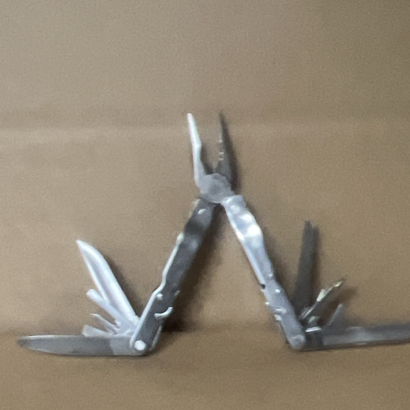 Leatherman Super Tool 200 Stainless Steel Multi-Tool Knife Plier Silver
