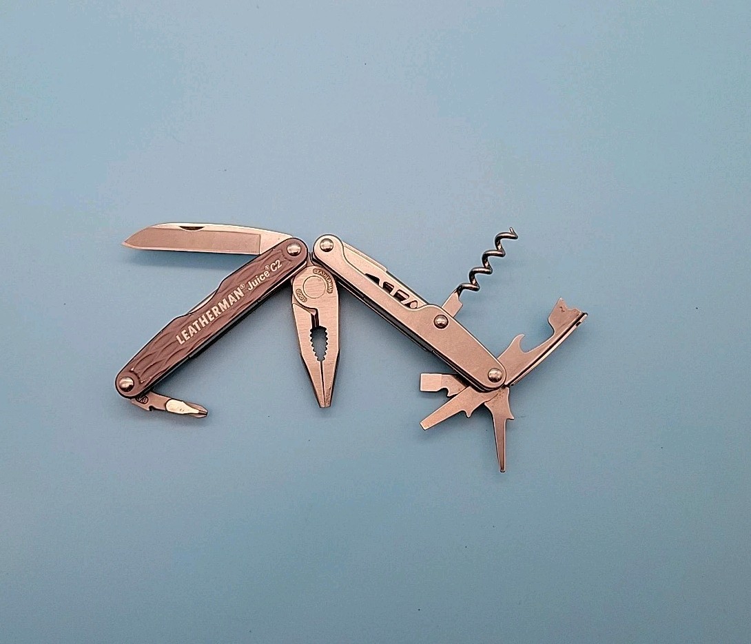 Leatherman JUICE C2 Multi-Tool – Dated 0214 – Textured Gray – Knife *Retired*