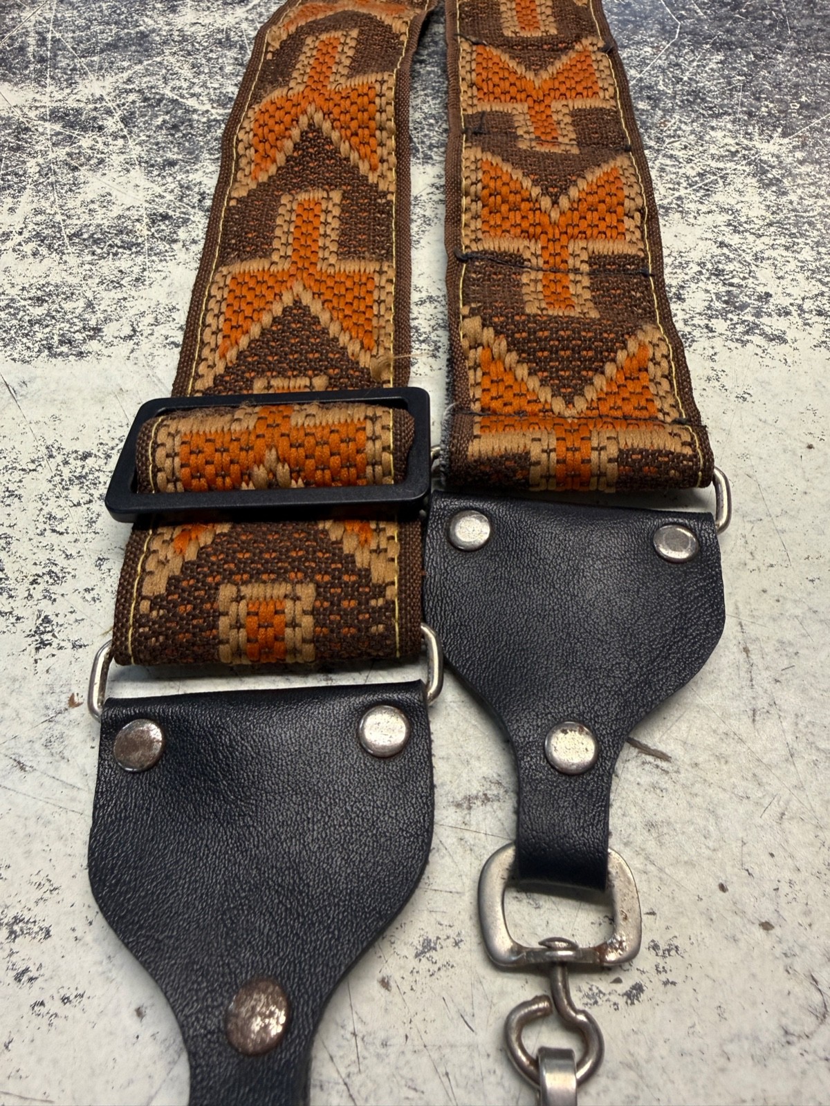 VINTAGE 2″ CAMERA STRAP SOFT BLACK LINED OLD VINTAGE RETRO BANJO